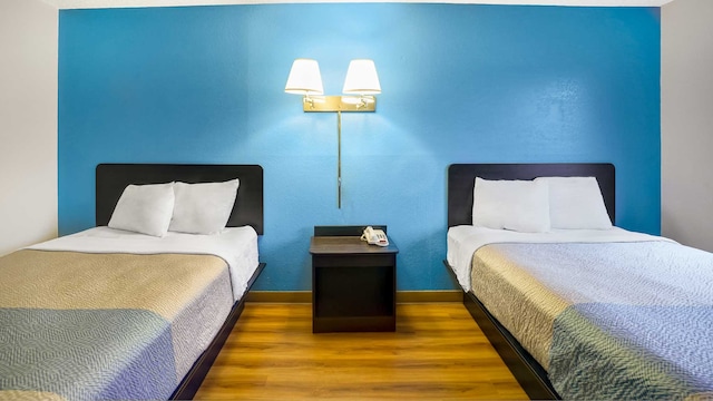 2 FULL BEDS | NON-SMOKING, MINI FRIDGE