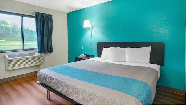 1 KING BED | NON-SMOKING, MICFRIDGE