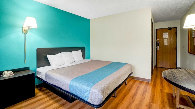 1 KING BED | NON-SMOKING, MINI FRIDGE