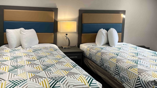 2 Full Beds | Non-Smoking, Micfridge