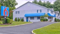 Motel 6 Bethel, CT - Danbury