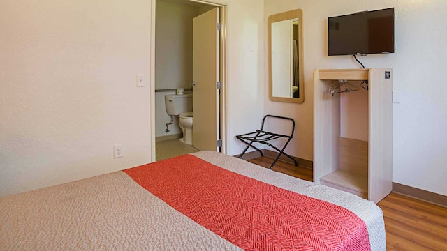 1 Queen Bed | ADA/Tub/Premium/Micfridge