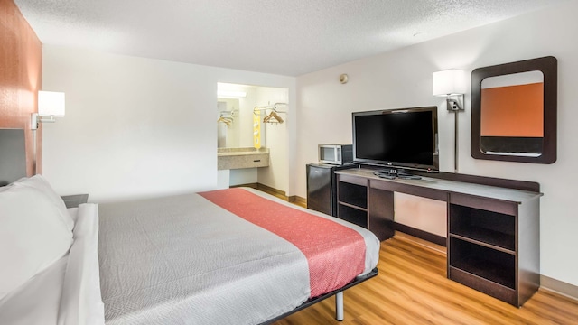 1 King Bed | Smoking, Micfridge