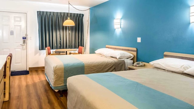 2 Queen Beds | Smoking