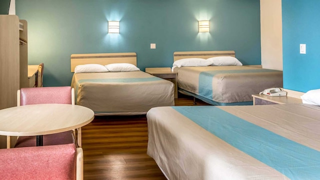 3 Queen Beds | Smoking 