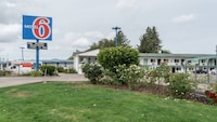 Motel 6 Albany, OR