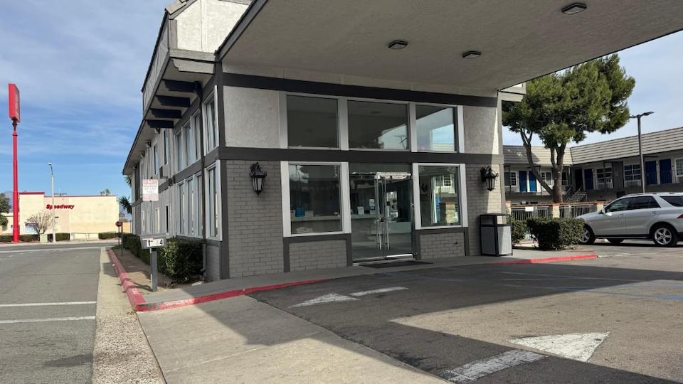 Studio 6 Corona, CA-West, C92503, Corona CA