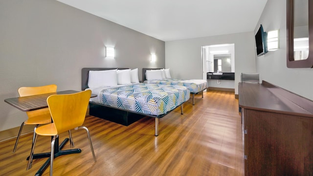 2 Queen Beds | Smoking