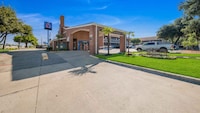 Motel 6 Plano, TX - Plano Northeast