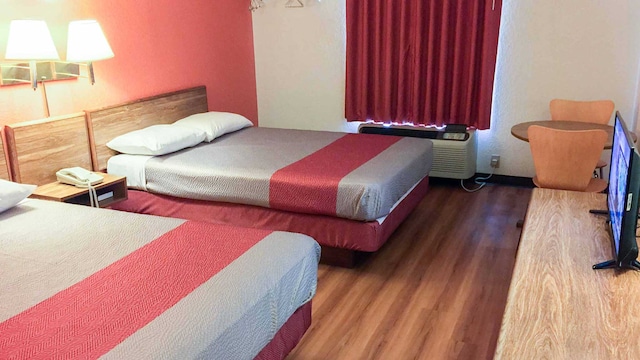 2 Full Beds | Smoking