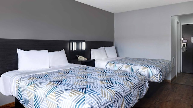 2 Queen Beds | Smoking