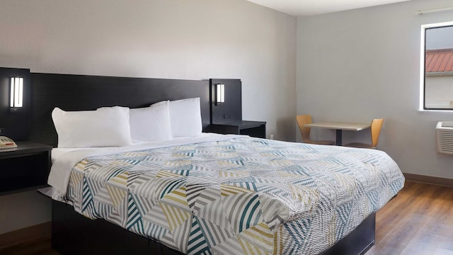 1 King Bed | Non-Smoking