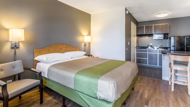 1 Queen Bed | ADA/Tub, Non-Smoking