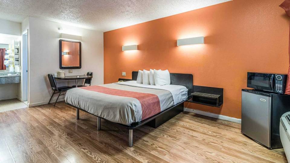 1 King Bed | Mobility Accessible Tub, Nsmk