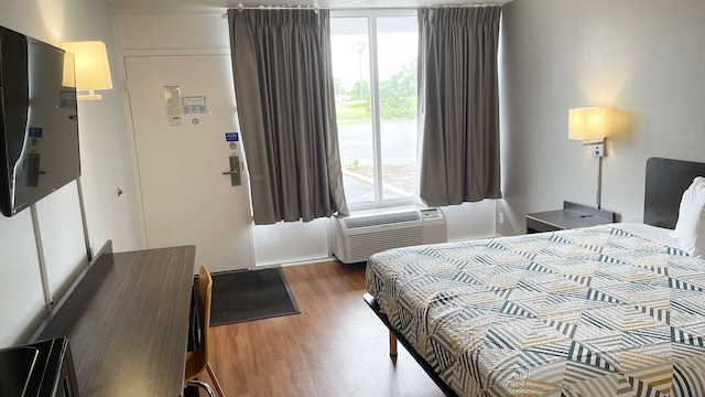 1 King Bed | Mobility Accessible Tub, Nsmk