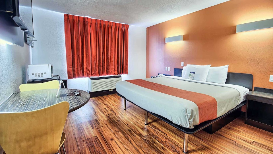 Motel 6 Columbus, OH - West, C43140, Columbus OH