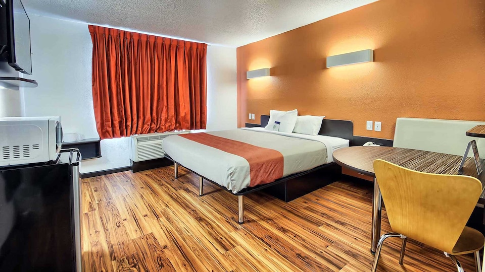 Motel 6 Columbus, OH - West, C43140, Columbus OH