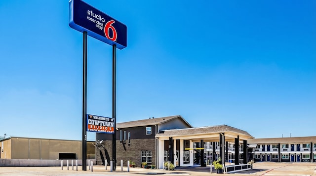 Studio 6 Fort Worth, TX -Stockyards East