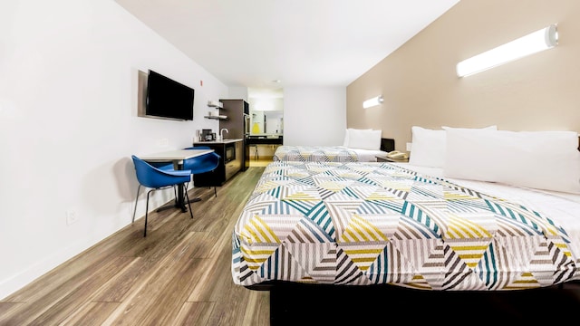 2 FULL BEDS | NON-SMOKING