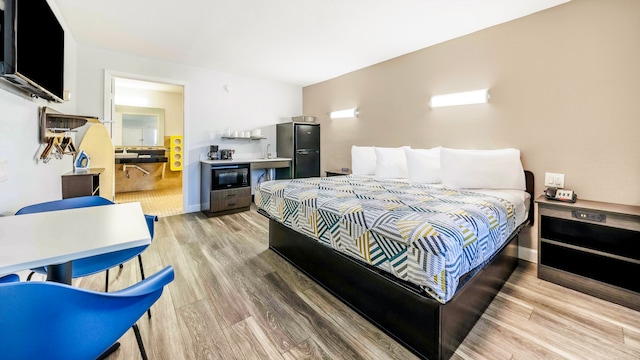 1 KING BED | NON-SMOKING