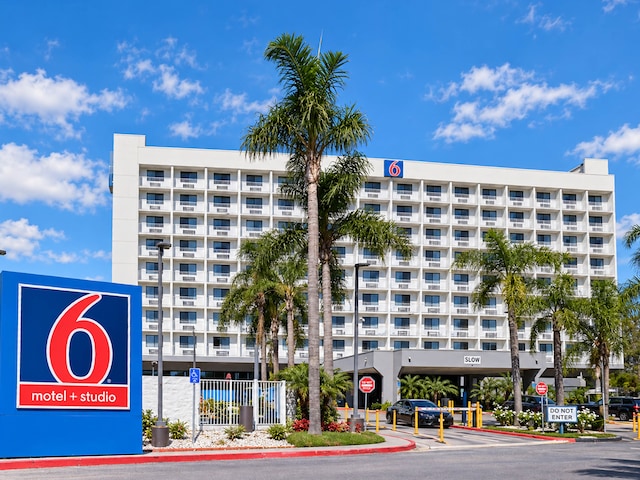 Motel 6 Los Angeles, CA - Los Angeles - LAX
