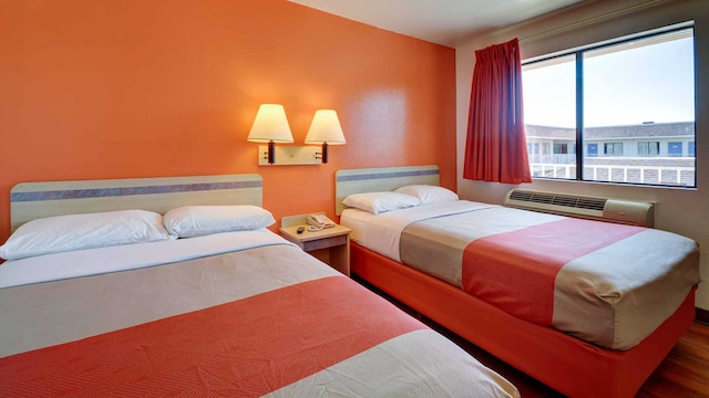 2 Full Beds | Micfridge