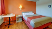 Motel 6 Windsor Locks, CT - Hartford