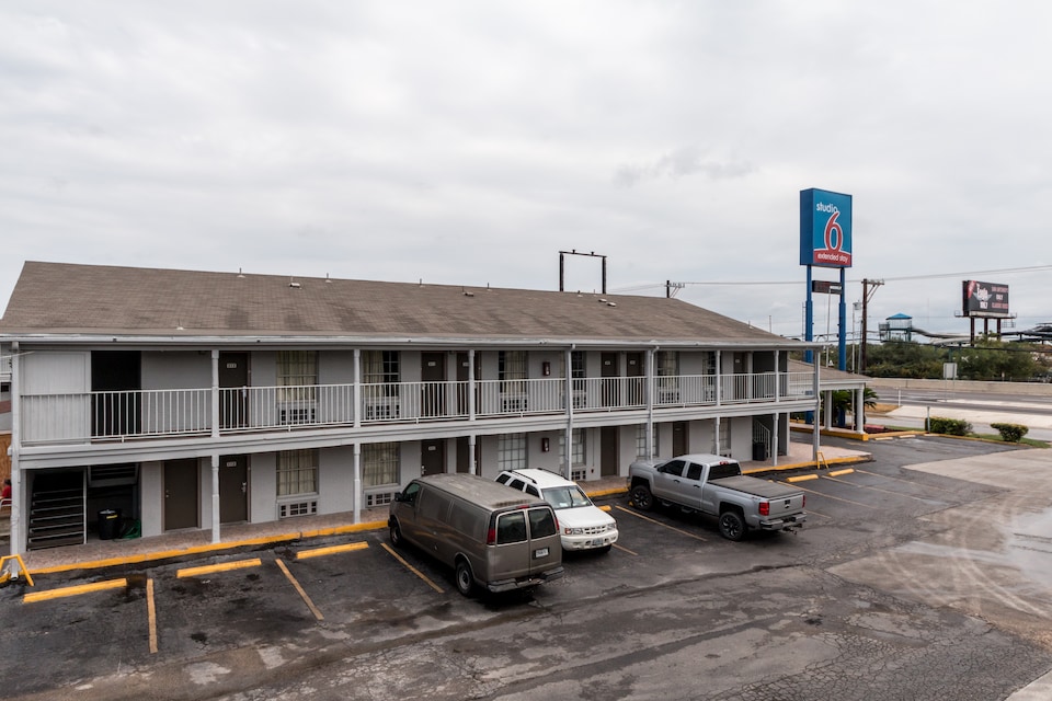 Studio 6 San Antonio, TX - Fort Sam Houston Area, C78219, San-Antonio