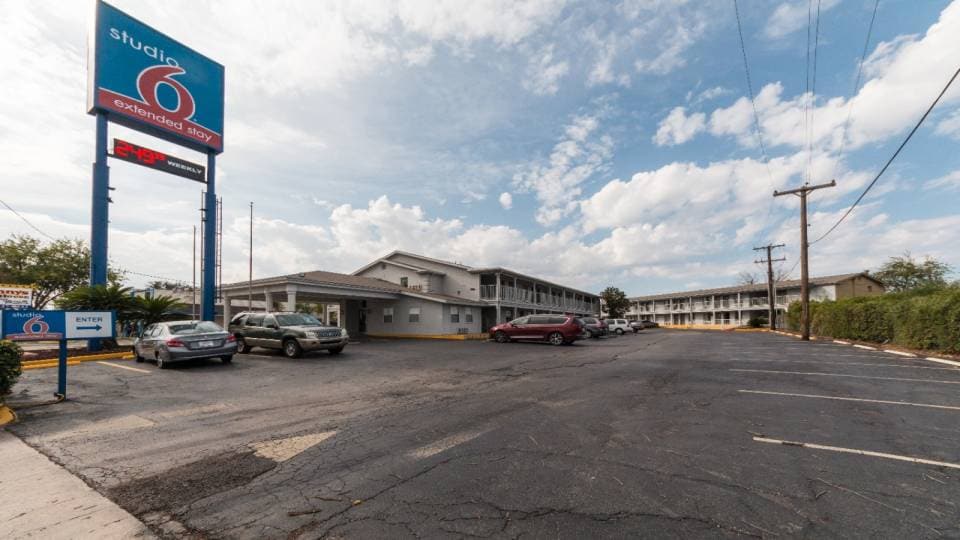 Studio 6 San Antonio, TX - Fort Sam Houston Area, C78219, San-Antonio