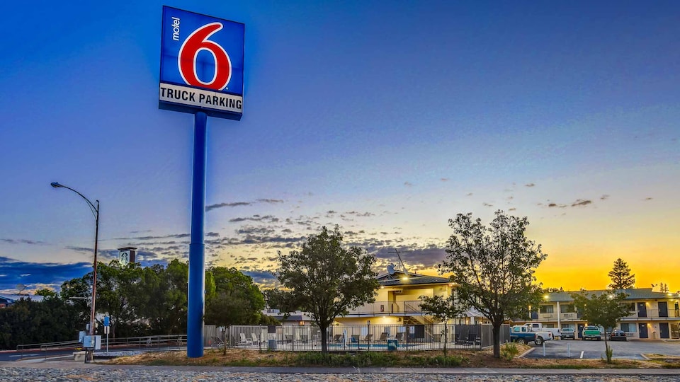 Motel 6 Red Bluff, CA, RED BLUFF, RED BLUFF