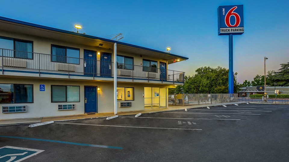 Motel 6 Red Bluff, CA, RED BLUFF, RED BLUFF