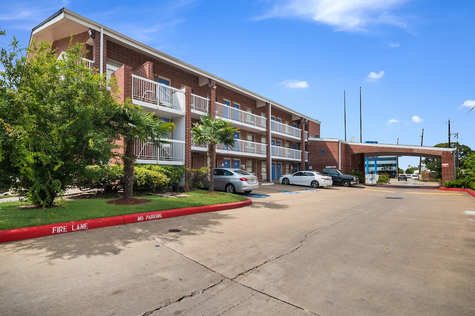 Motel 6 Houston, TX - Brookhollow, C77092, Houston
