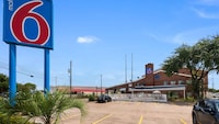 Motel 6 Houston, TX - Brookhollow