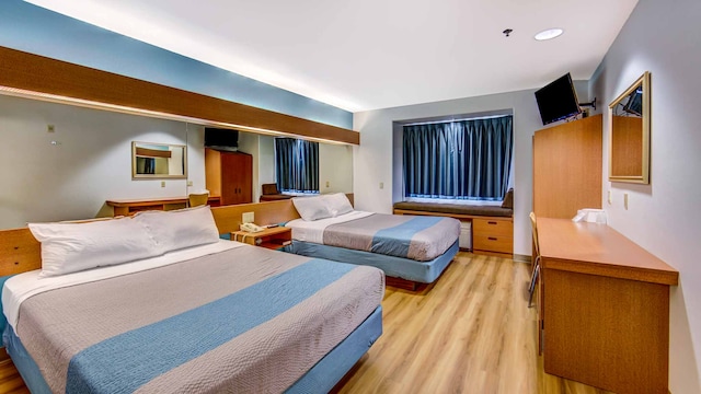 2 QUEEN BEDS | MOBILITY ACCESS RI SHWR NSMK