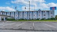 Motel 6 Sutherlin, OR – I-5