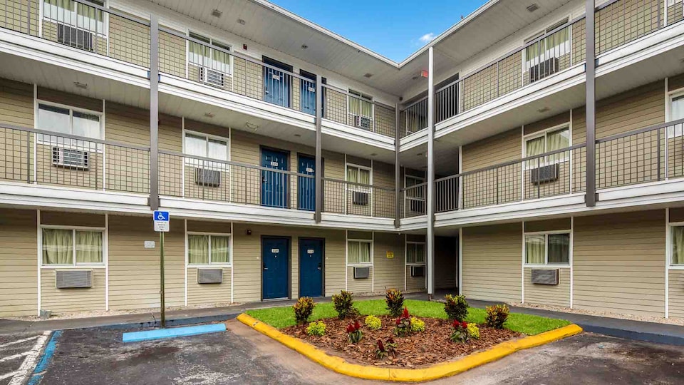 Motel 6 Jacksonville, FL - South, C32234, Jacksonville