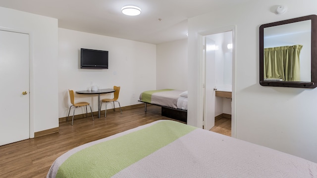 2 FULL BEDS | NON-SMOKING