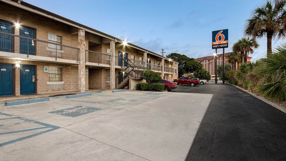 Studio 6 San Antonio, TX - Northwest Medical Center, C78230, San-Antonio