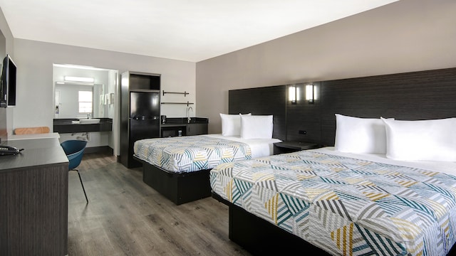 2 Queen Beds | Non-Smoking, Kitchen