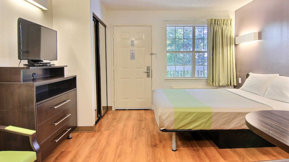 Studio 6 Extended Stay - Austin, TX - Northwest, C78613, Austin TX