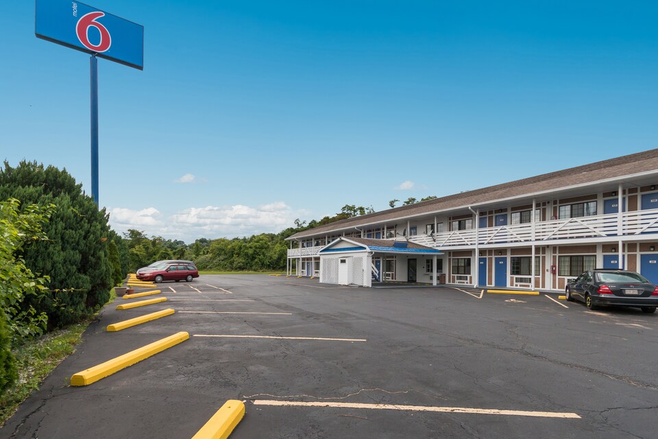 Motel 6 Parkersburg, WV, PARKERSBURG, PARKERSBURG