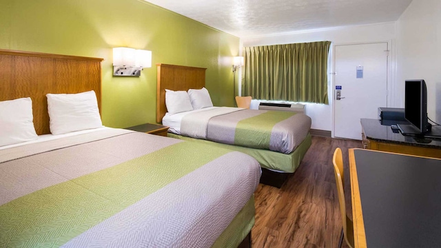 2 FULL BEDS | MICFRIDGE NON-SMOKING