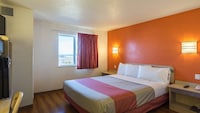 Motel 6 Dale, IN