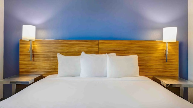 1 King Bed | Mobility Accessible Tub, Nsmk