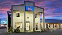 Motel 6 Washington, PA