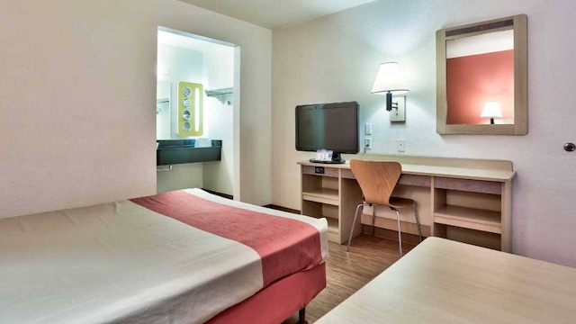 1 Full Bed | ADA/Tub