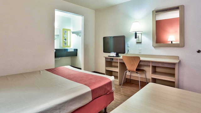 1 Full Bed | ADA/RI Shower/Micfridge