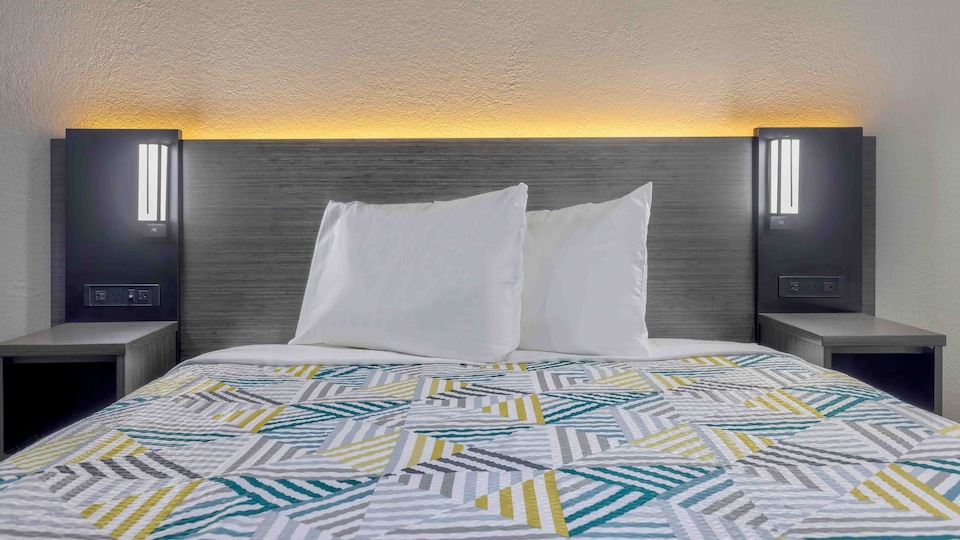 Studio 6 Little Rock, AR - South, C72209, Little Rock AR