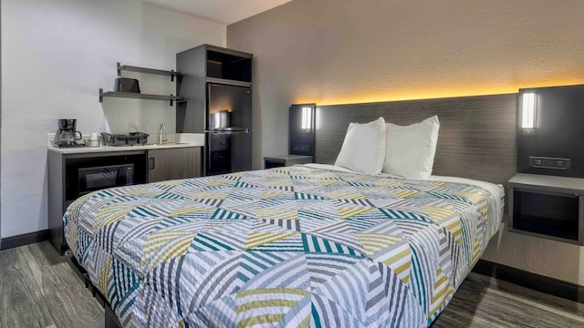 1 Queen Bed | Smoking, Kitchen