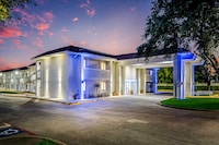 Motel 6 Addison, TX - Dallas